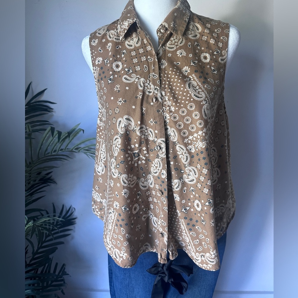 Women’s CAPULET Brown Paisley Bandana Print Button Down Sleeveless Collar Top S
